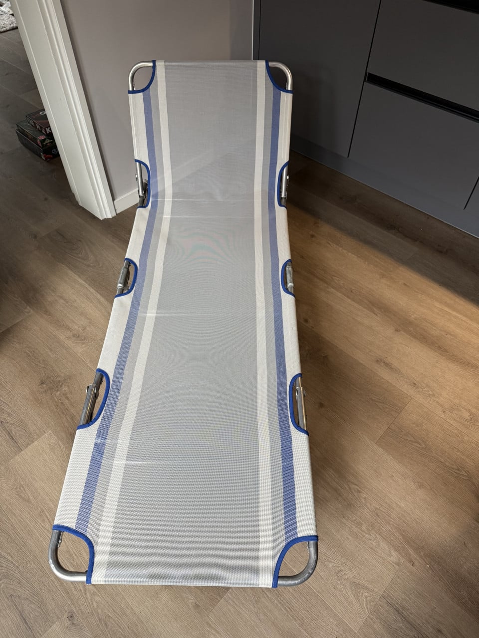Dukdalf verstelbaar ligbed met aluminium frame