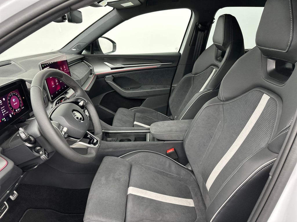 Skoda Kodiaq 1.5 tsi phev sportline business trekhaak - lm 19 inch - 360 ca