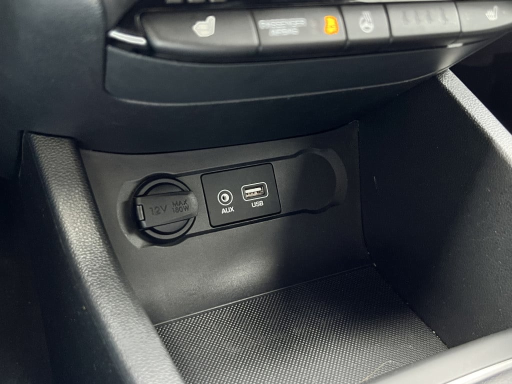 Hyundai I 20 1.2 hp i-motion premium | stuur/stoelverw. | radio | airco
