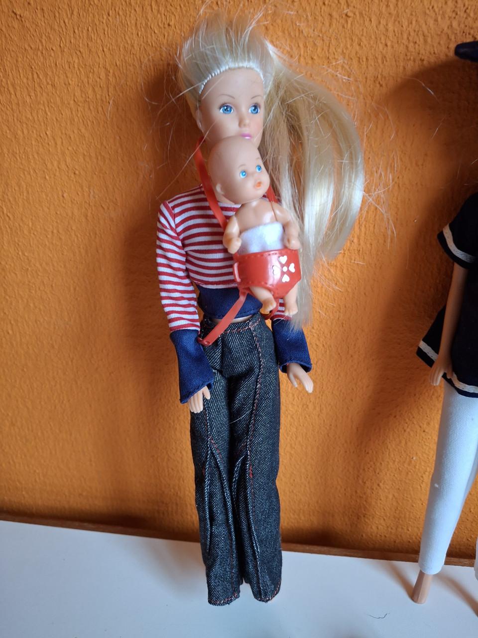 Zwangere Barbie Steffie Love en met baby van Simba