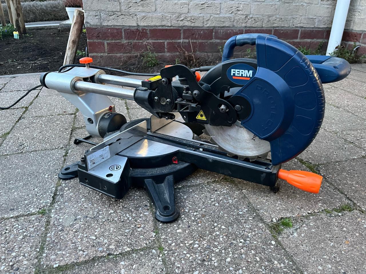 Radiaalafkortzaag  Ferm msm1031 1500W 210mm