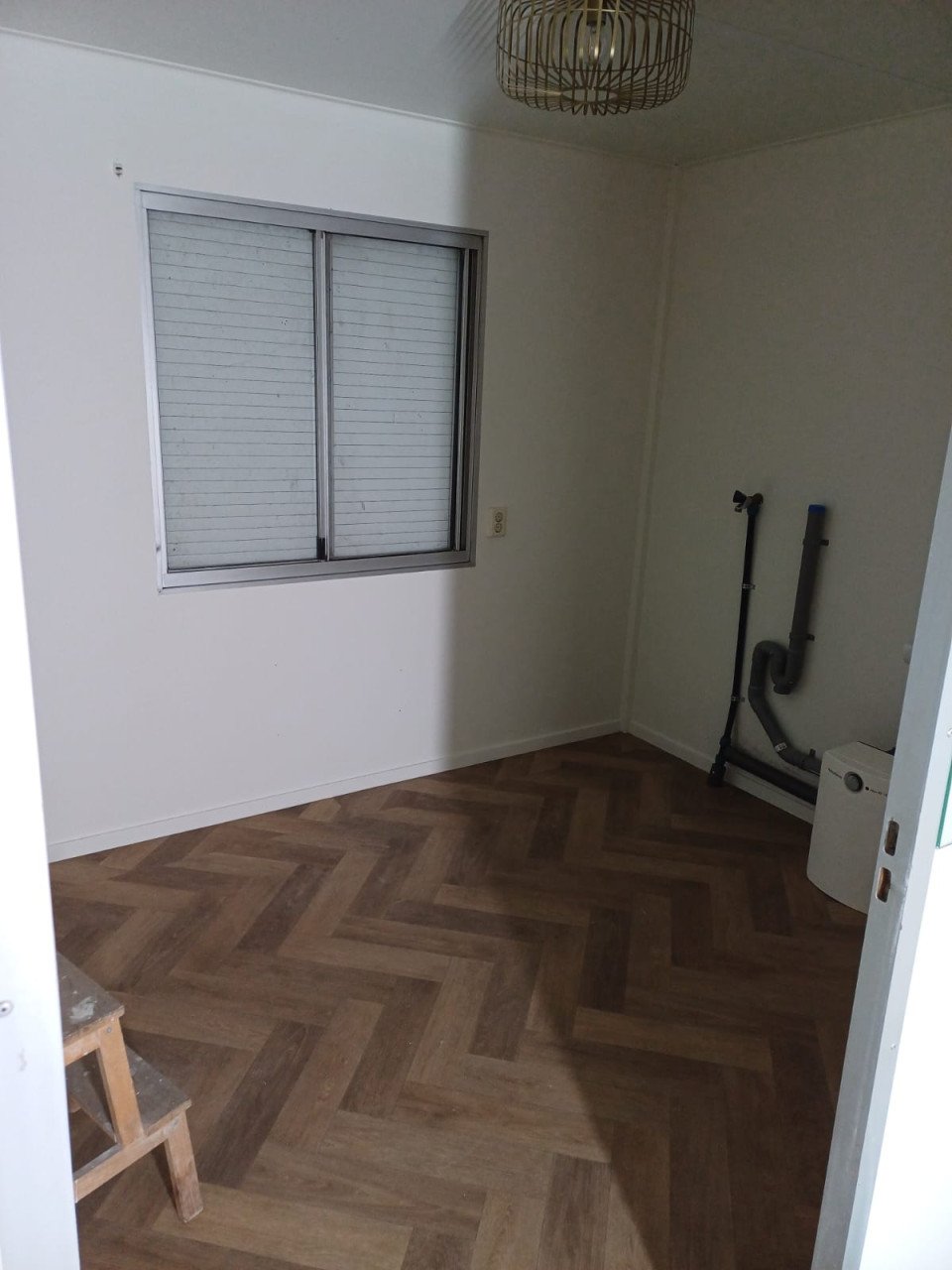 Toilet, schaf/woonunit 8 x 3,5 meter