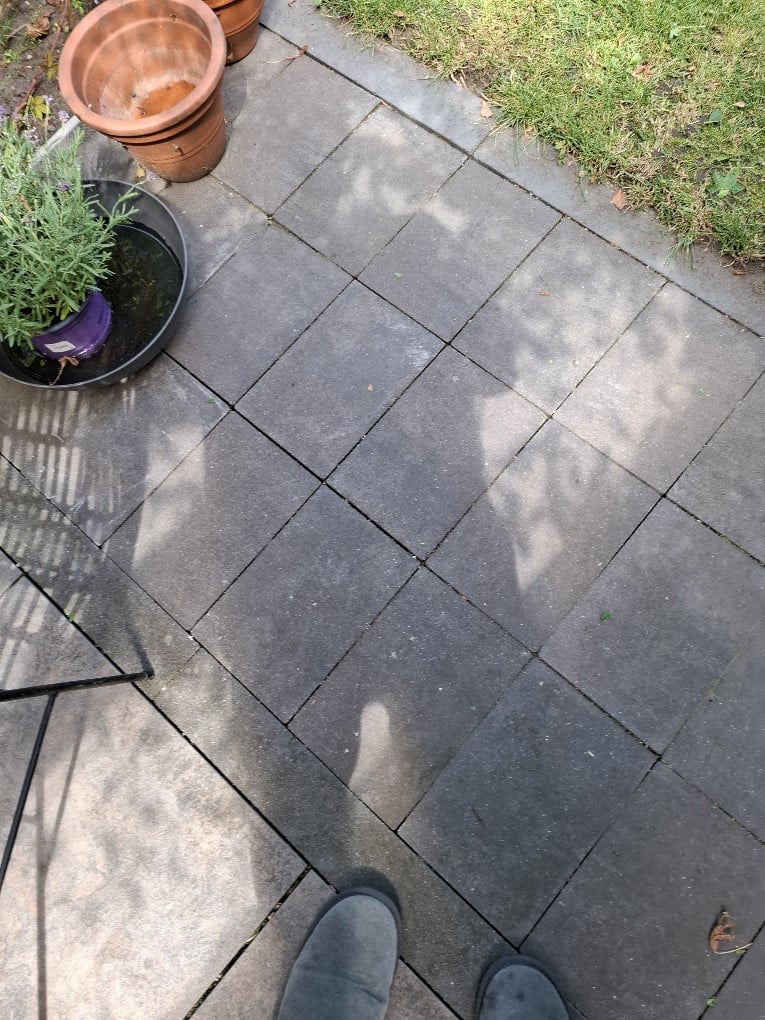 Koopje, nieuwe prijs 130 st, bestrating stenen