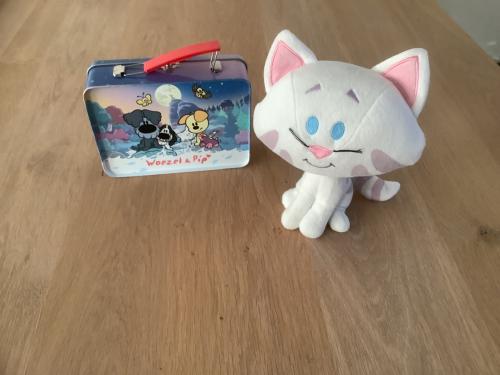 Koffertje Woezel en Pip met Buurpoes Knuffel