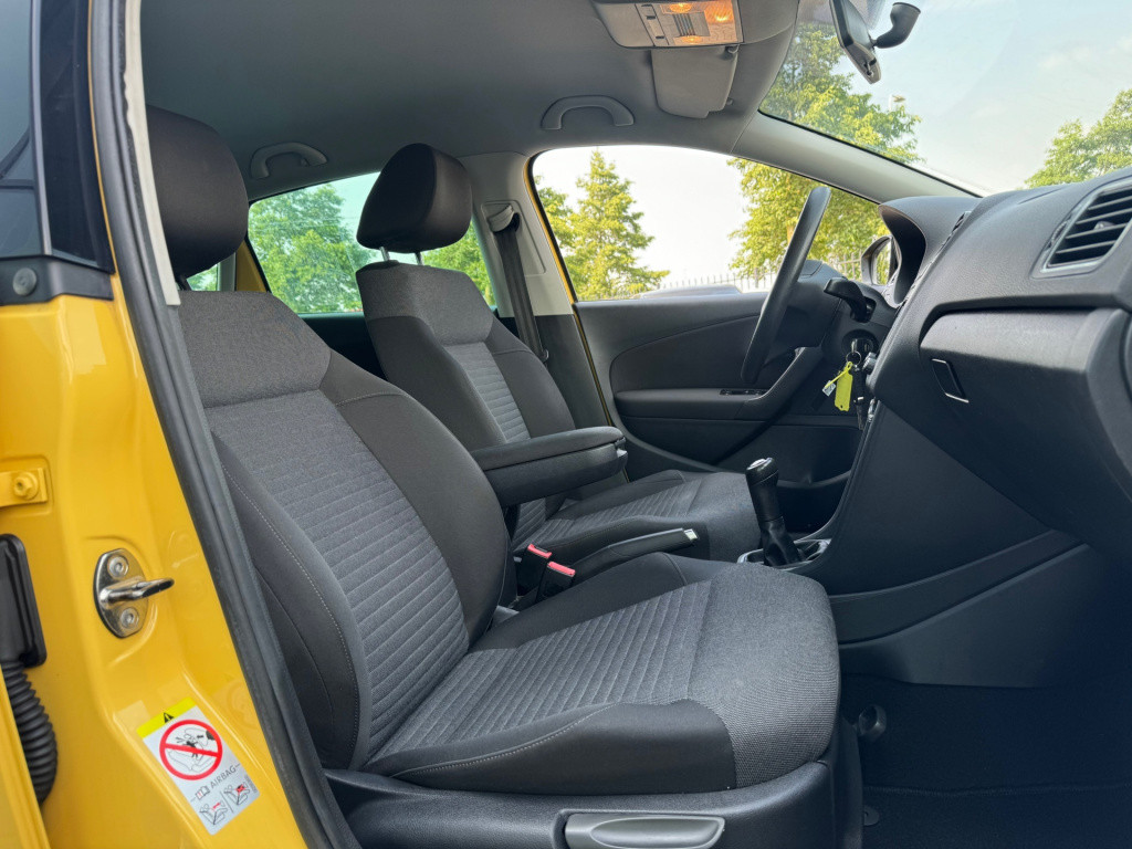 Volkswagen Polo 1.4-16v r-line * carplay * pdc * airco