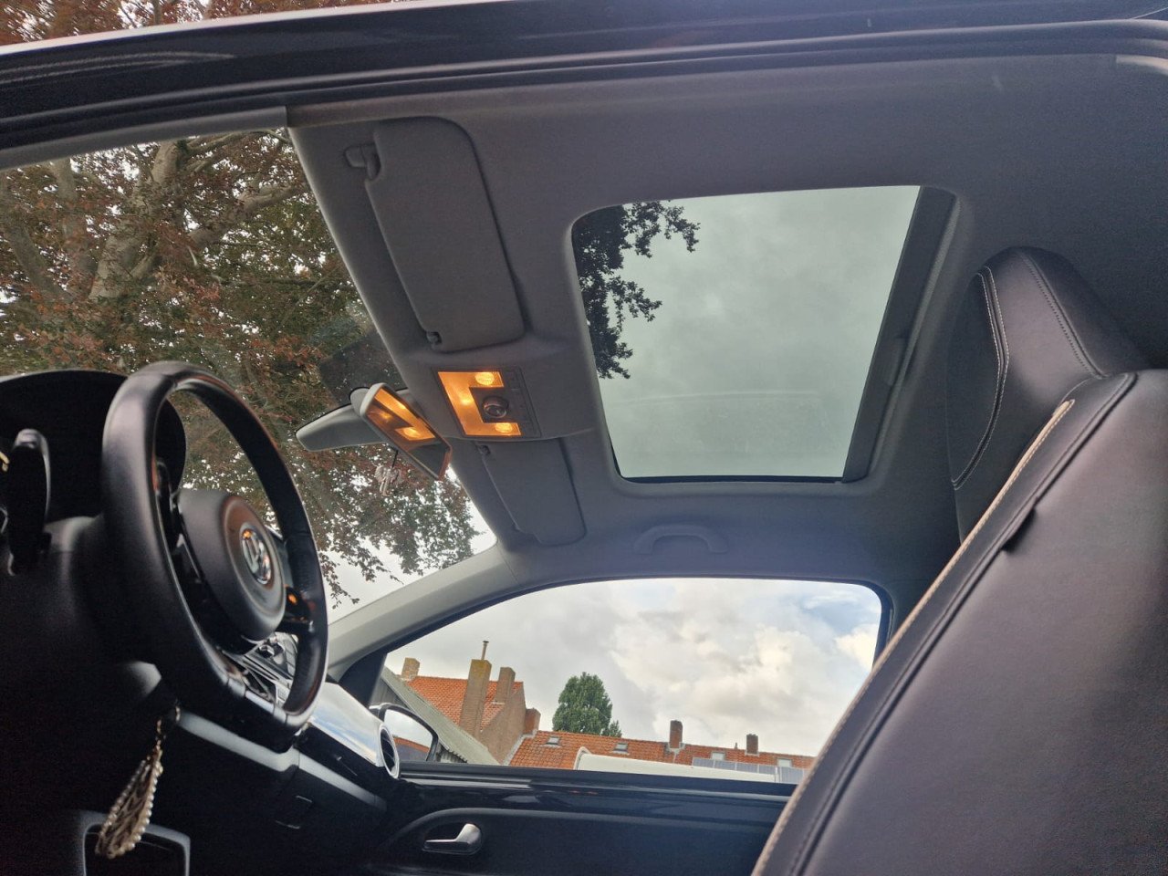 VW Up! High Up Black Edition - Full option