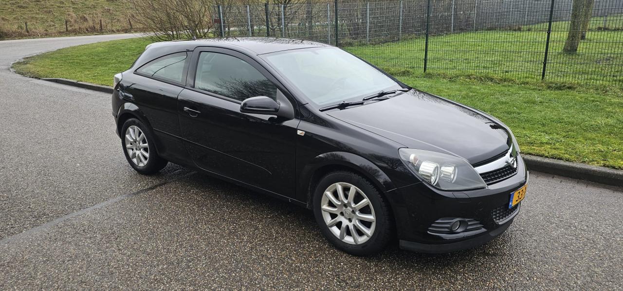 Opel Astra GTC 1.4 Temptation Verkeert In Zeer Goede Staat!!