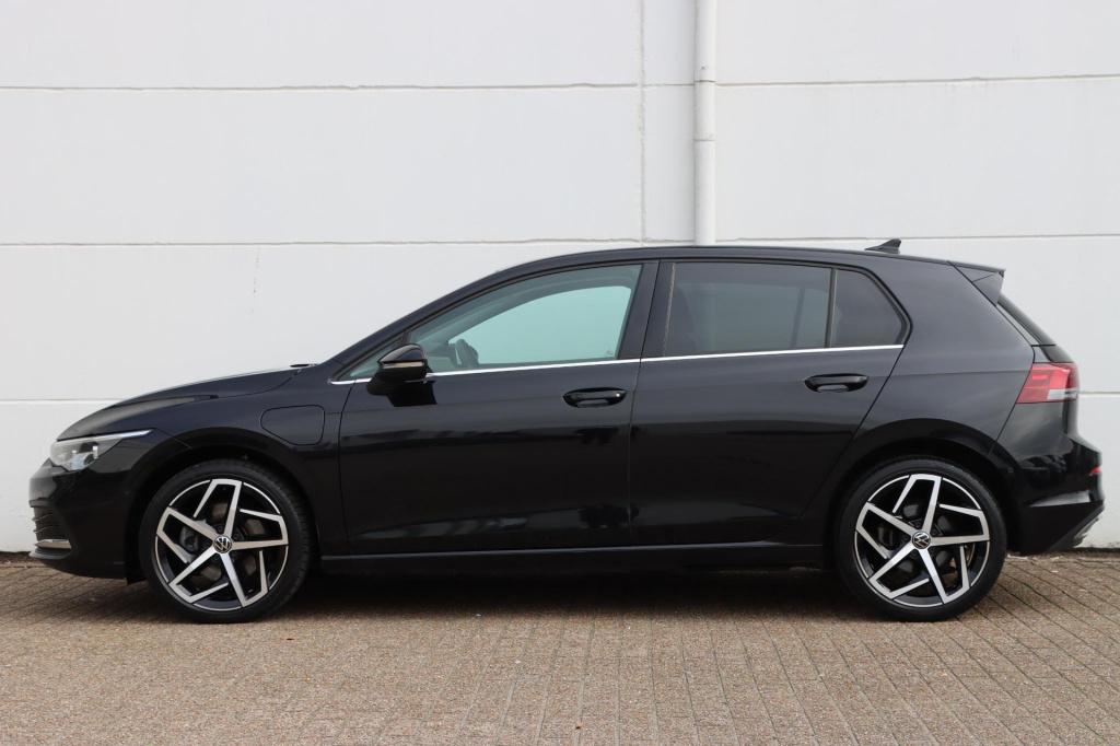 Volkswagen Golf 1.4 ehybrid style 204pk dsg6 | soh 89,8% |