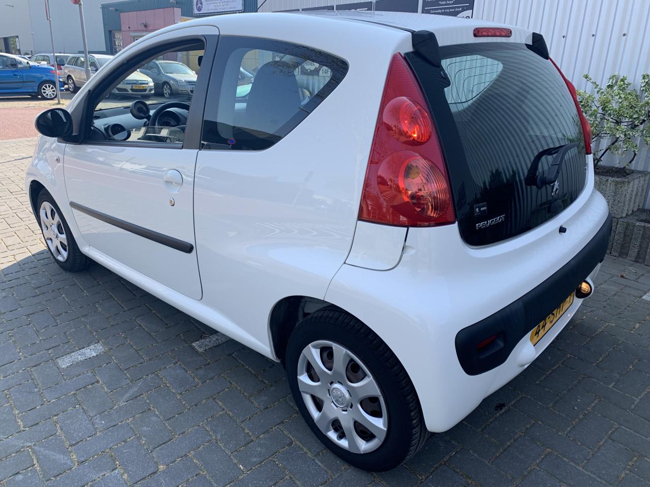 Peugeot 107 1.0-12V Millesim 200
