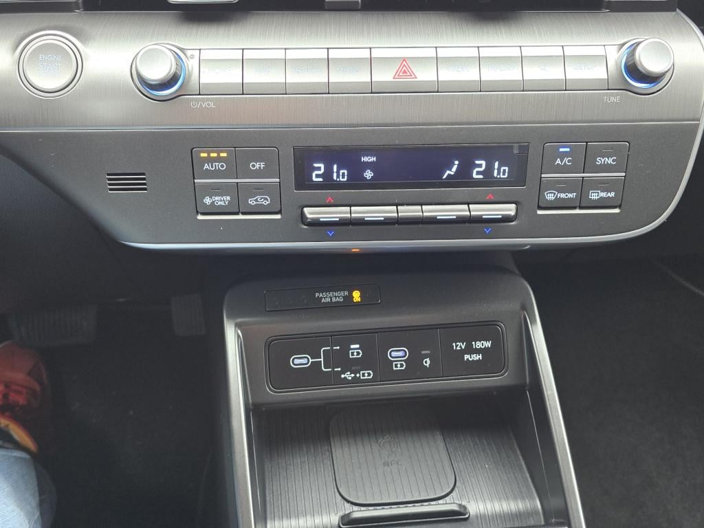 Hyundai Kona 1.6 gdi hev premium | camera | carplay | trekhaak | stoel/ stu