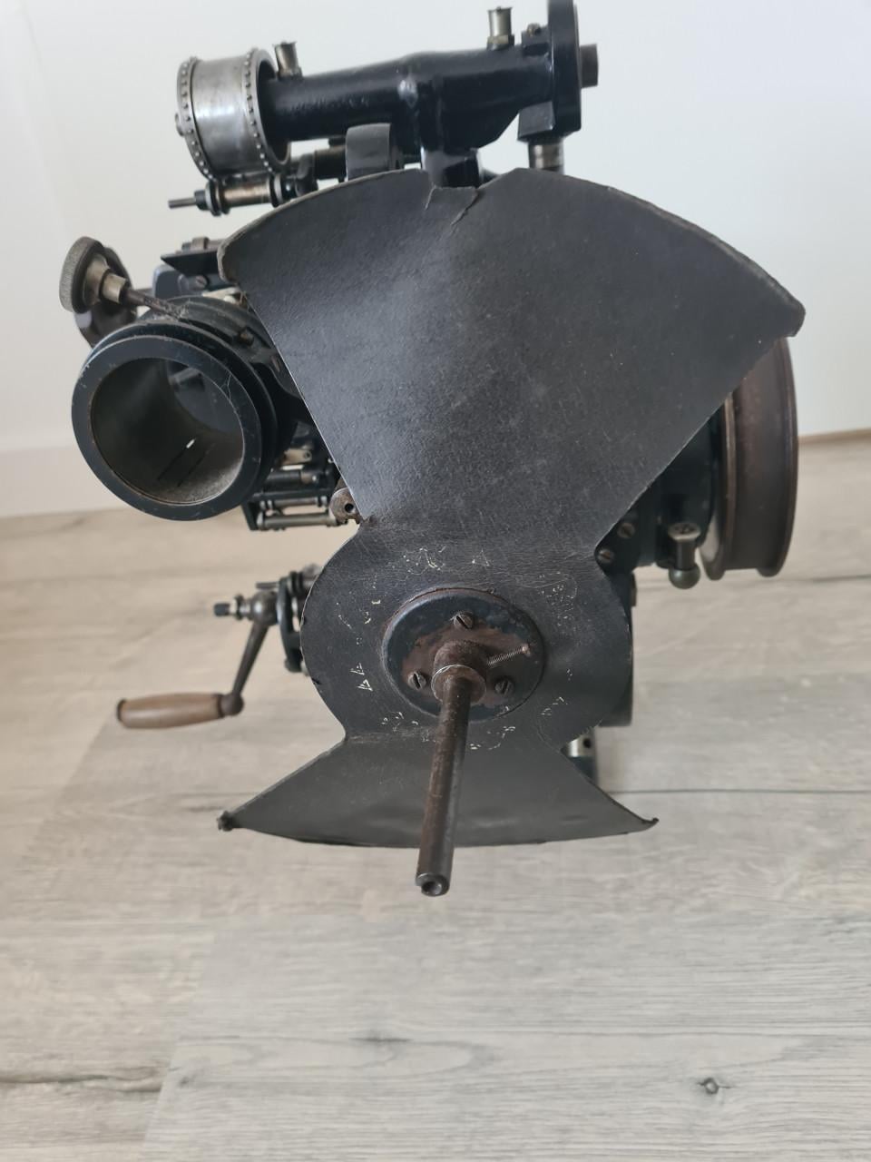 Oude 36 mm filmprojector onderdeel