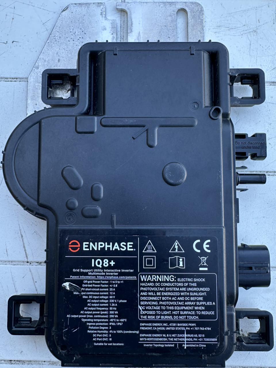 Enphase  IQ gateway  met 8 micro omvormers