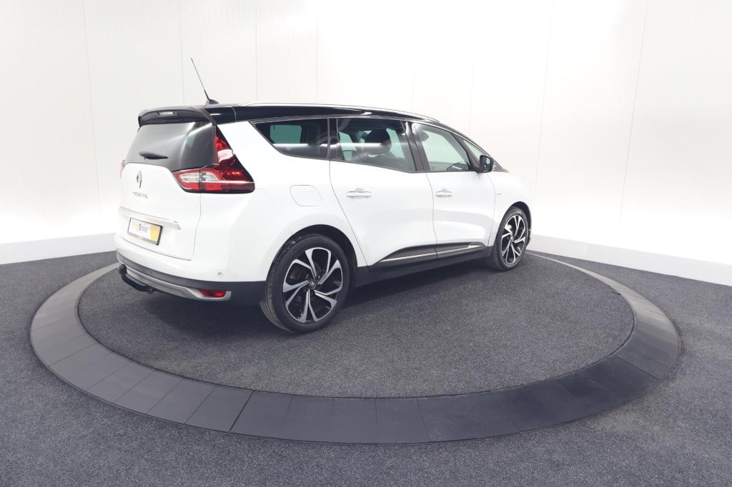 Renault Grand Scenic tce 140 bose | 7 zitplaatsen | trekhaak | camera | bos