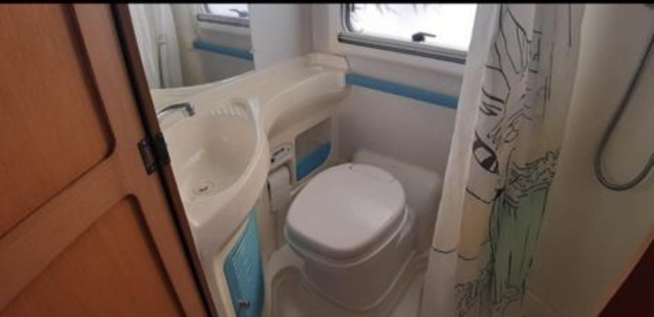 Alkoof camper  (2002) – Mercedes Sprinter – 6 slaapplaatsen – Instapklaar