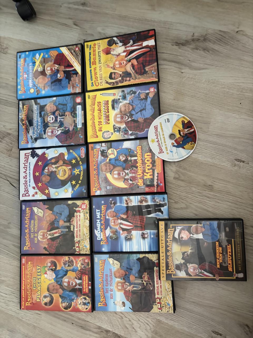 12 DVD’s van Bassie & Adriaan