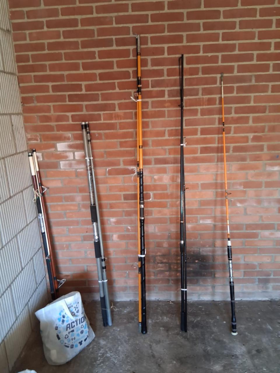 Partij hengels en molens te koop