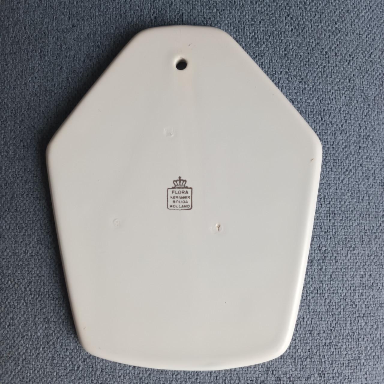 Plateelbakkerij Flora Gouda keramiek tegeltje uit de jaren 1950/1960