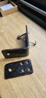 Ijzeren  beugel voor hangslot afsluiting