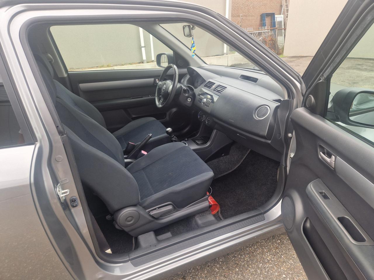 Suzuki Swift 1.3 Base