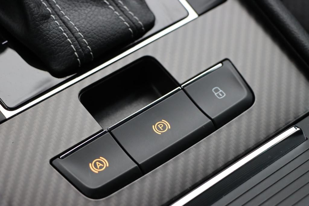 Skoda Superb combi 1.4 tsi iv sportline 218pk dsg6 | black style | memory s