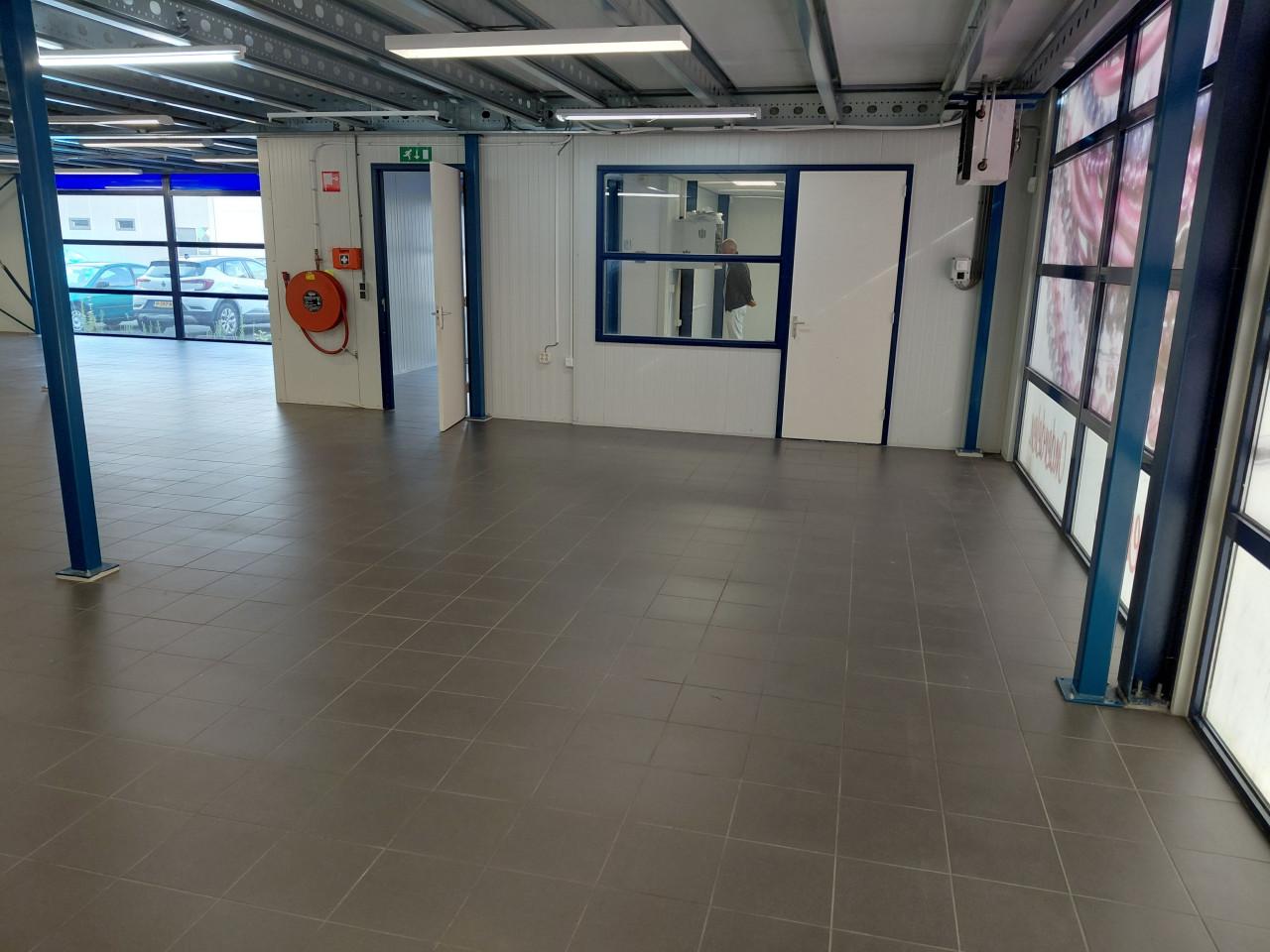 Te Huur  650 m  bedrijfsruimte  Hertzweg 36 Middelburg