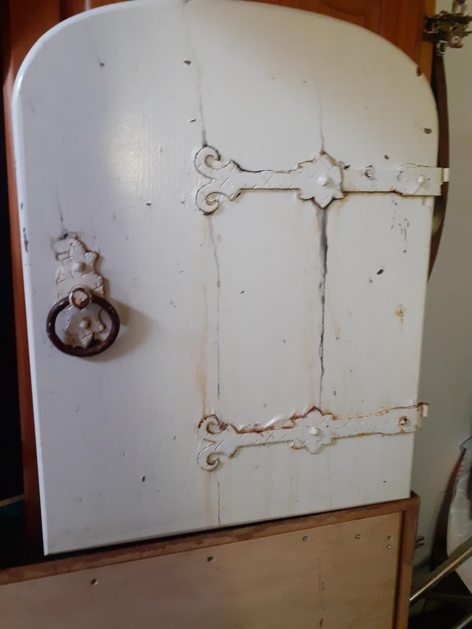 Deel van KOLONIALE. kast 195x110x40cm & Diverse Kast deuren