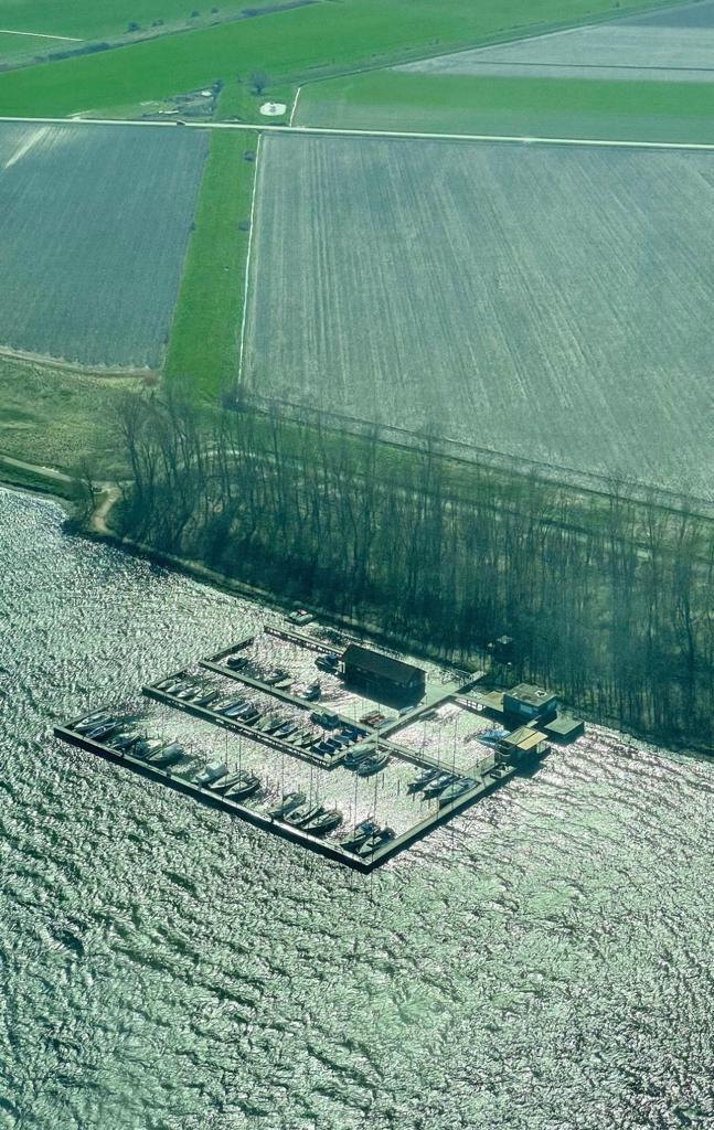 Ligplaatsen direct aan het Veerse meer