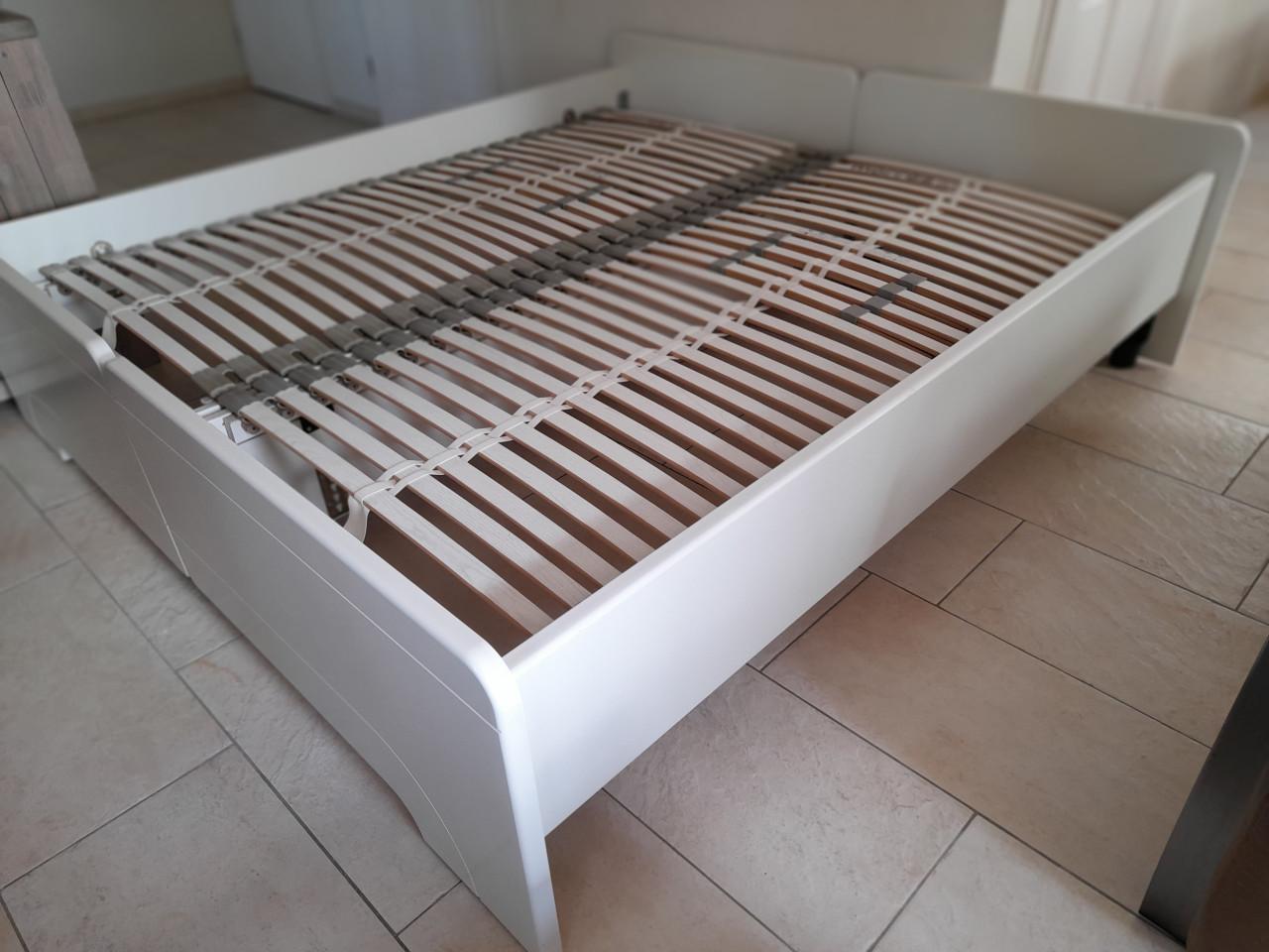2 x 90 x 200  Deelbaar bed (in goede nette staat )