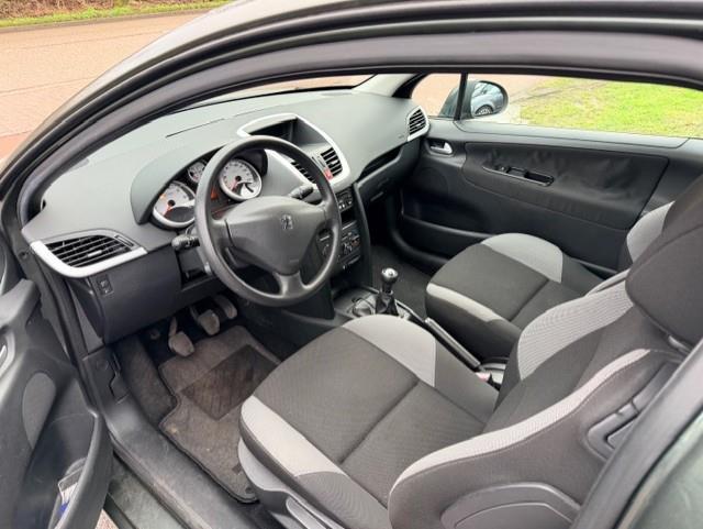 Peugeot 207 1.4 vti cool 'n blue