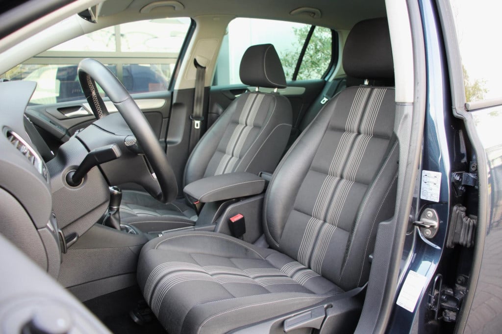 Volkswagen Golf 1.2 tsi match - half leder - nieuwe distr ketting - stoelve