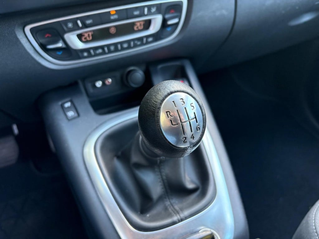 Renault Scenic 1.6 parisienne e85