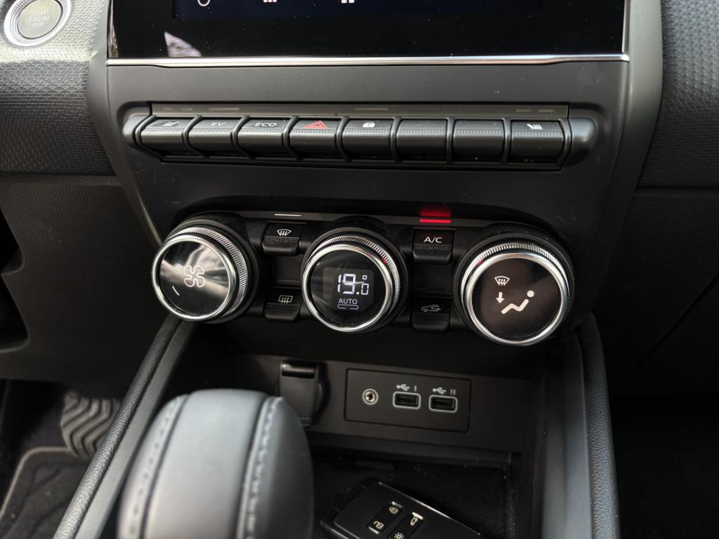 Mitsubishi Colt automaat 1.6 hev first edition/ trekhaak