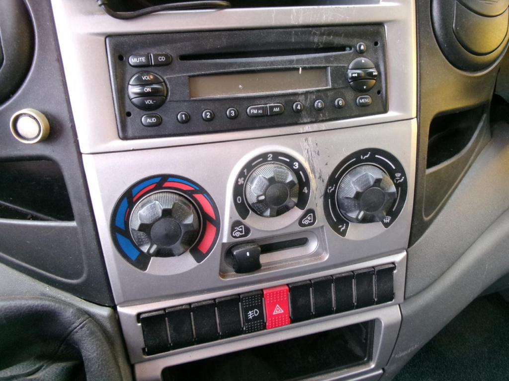 Iveco Daily 35c13 3-zits bakwagen + laadklep euro-5