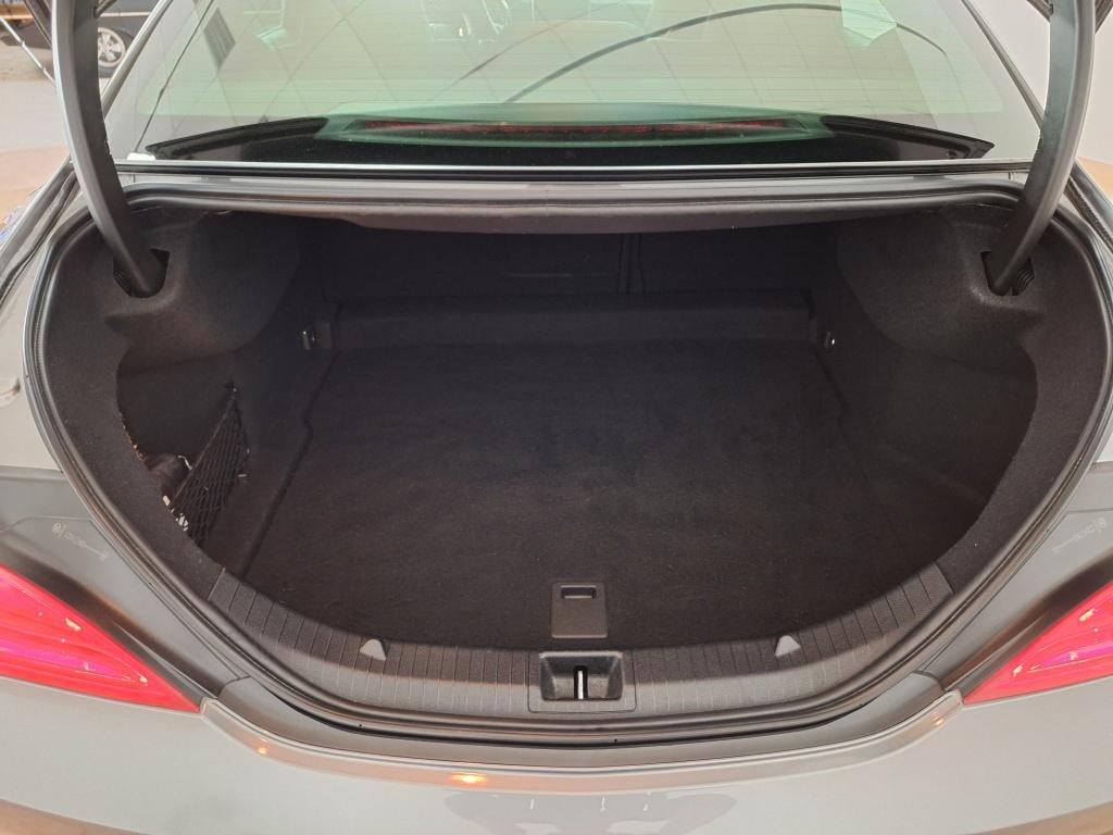 Mercedes-Benz Cla 180 ambition | amg