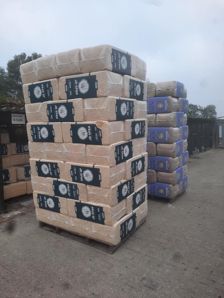 Maandag geopend tot 16.00 uur...................