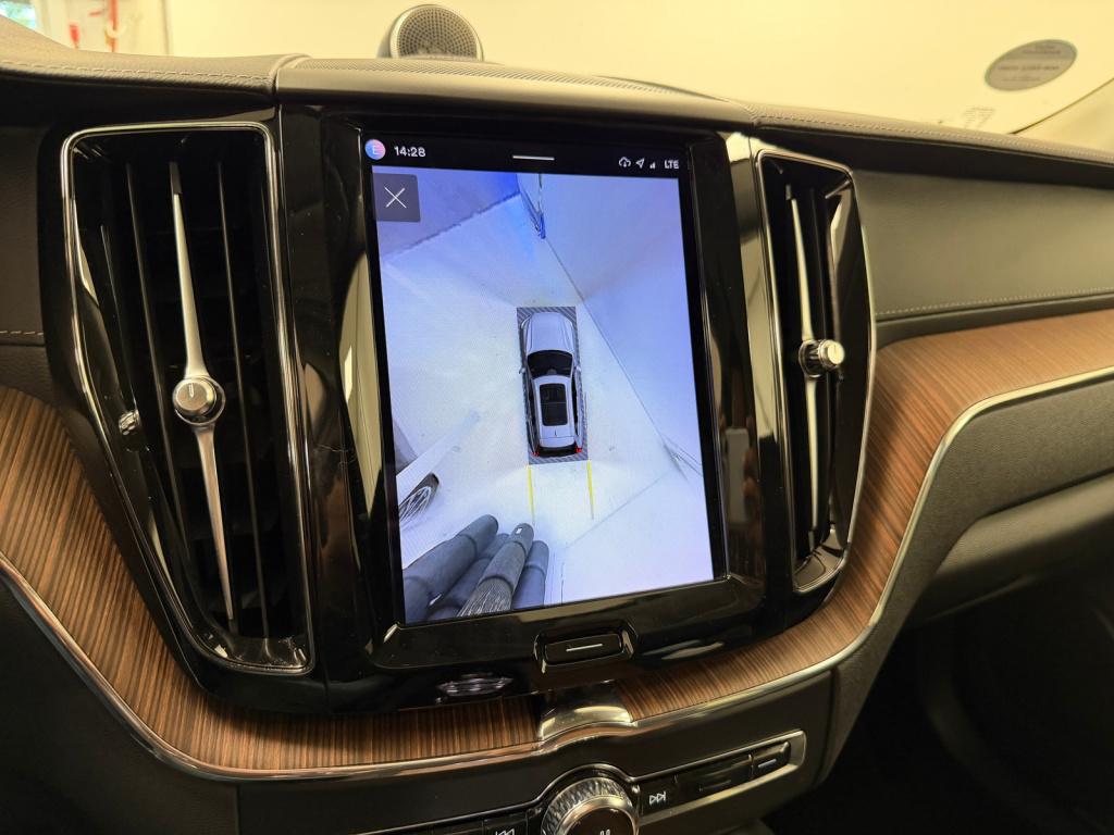 Volvo XC60 2.0 t8 plug-in hybrid awd ultimate dark | bowers&wilkins | lucht