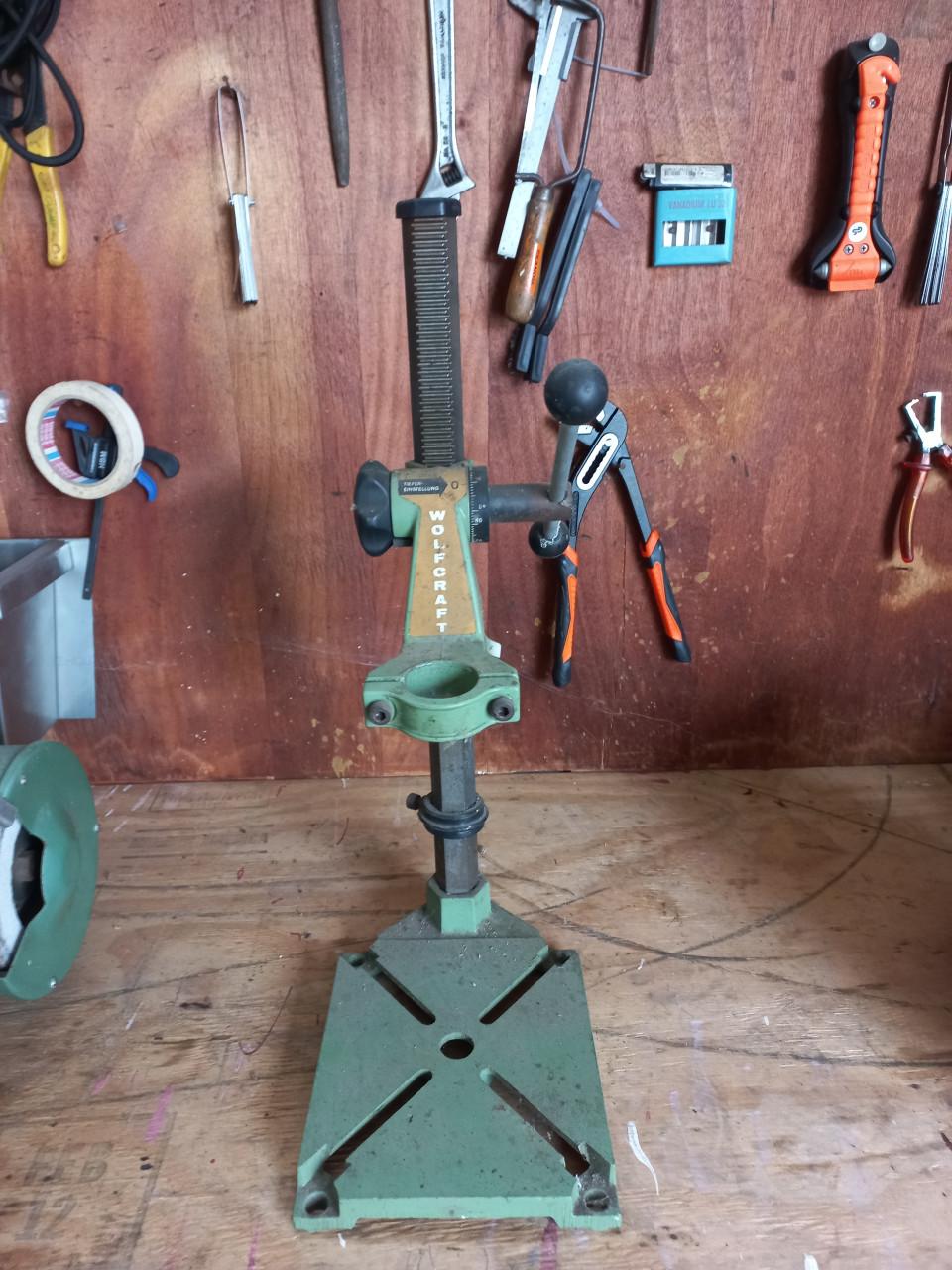 4x verschillende gereedschap, slijpmachine, figuurzaag, boorhouder