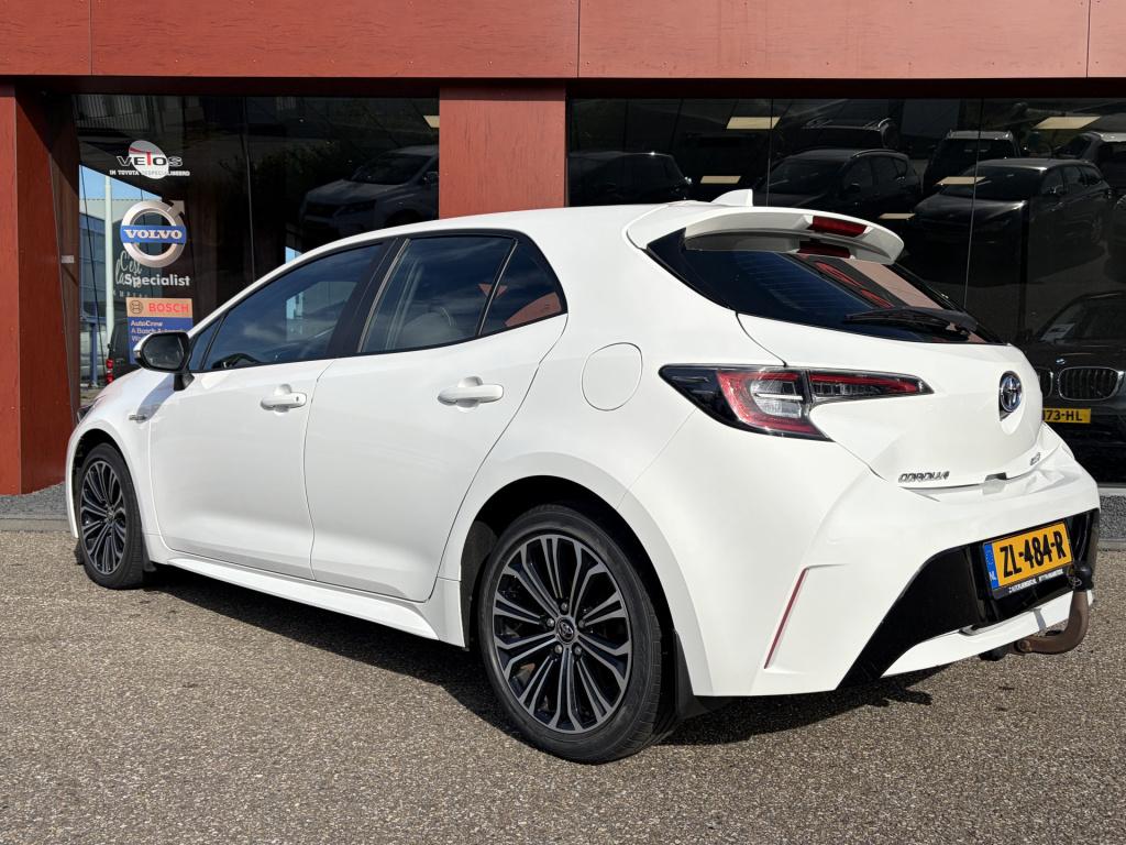 Toyota Corolla 1.8 hybrid first edition