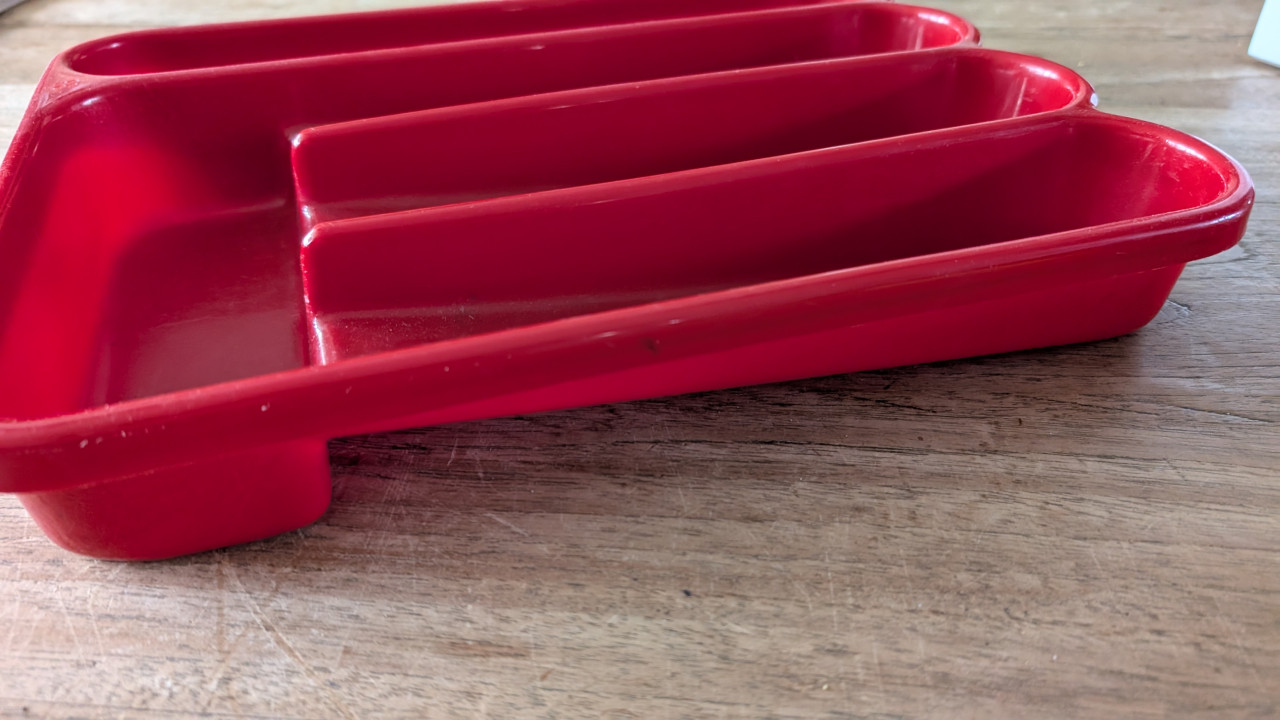 Retro bestekbak rood