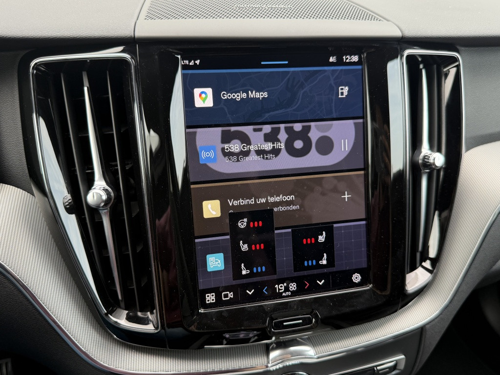 Volvo XC60 t8 455pk recharge ultra black ed| pano| 360 camera| stoel.vent|