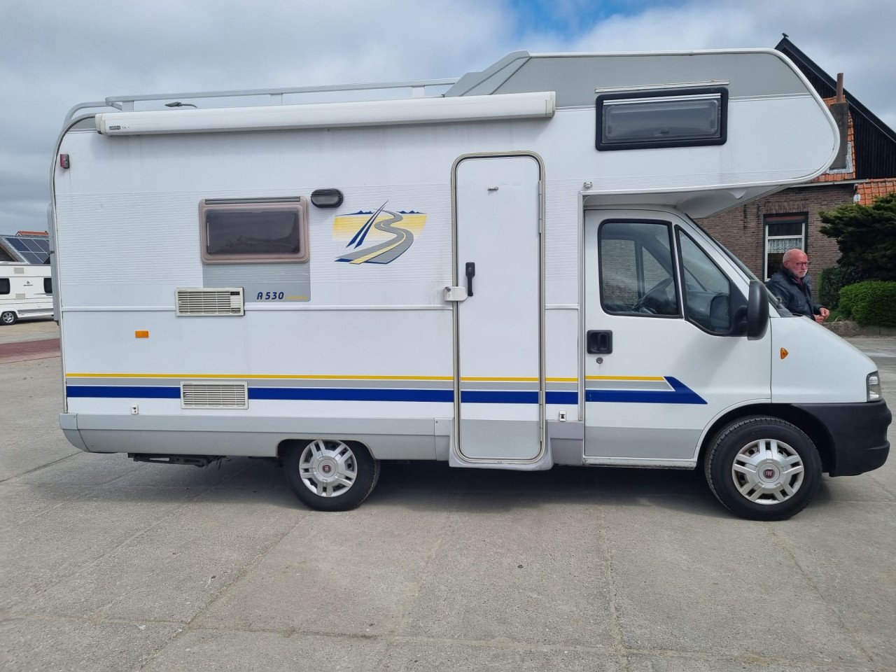 Burstner alkoof campers op basis van FIAT DUCATO uit 2002