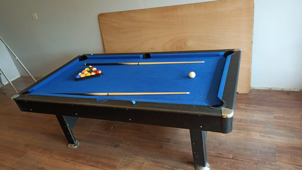 Pooltafel voor elk aannemelijk bod!