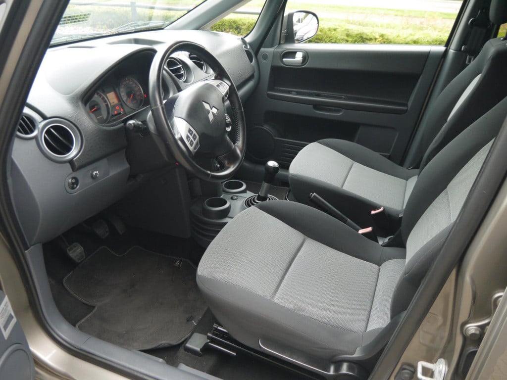 Mitsubishi Colt 1.3 intro edition|trekhaak|rijklaar