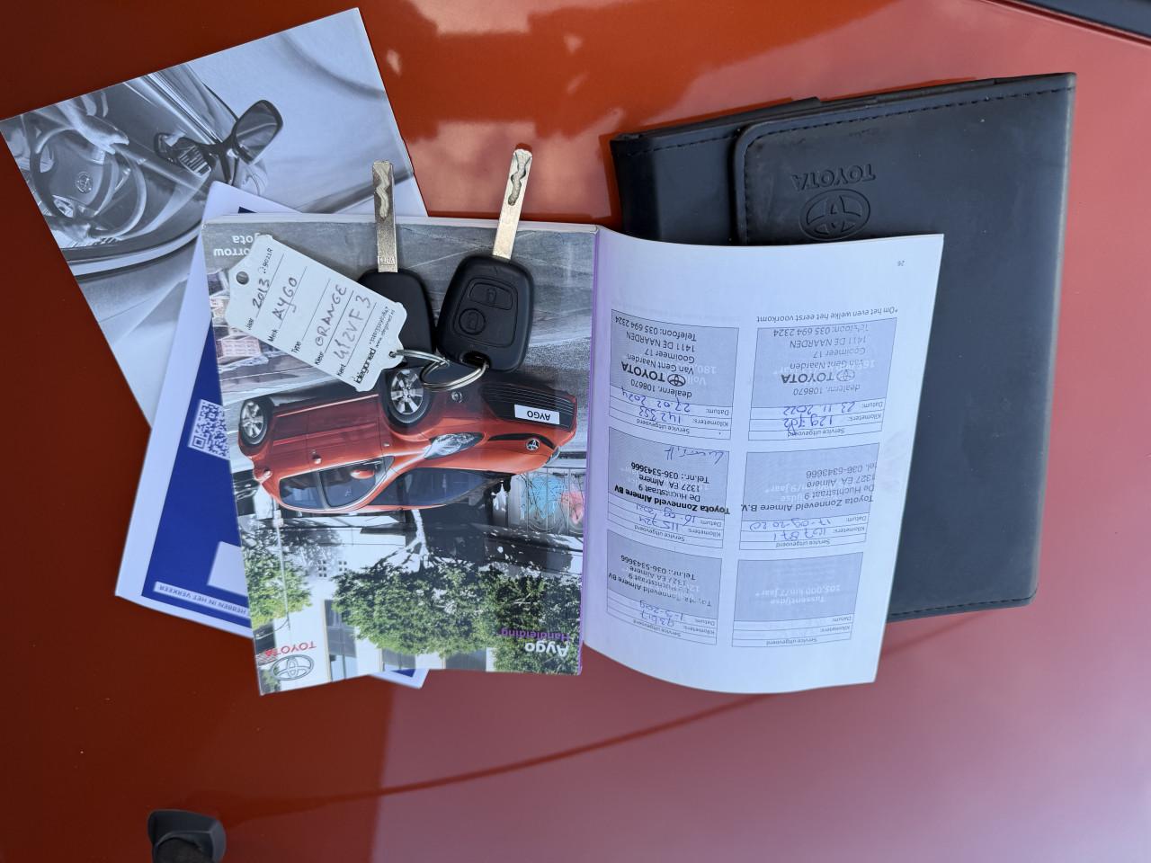 Toyota Aygo 1.0 12V Vvt-i 5DRS 2013 Dynamic Orange Airco Apk