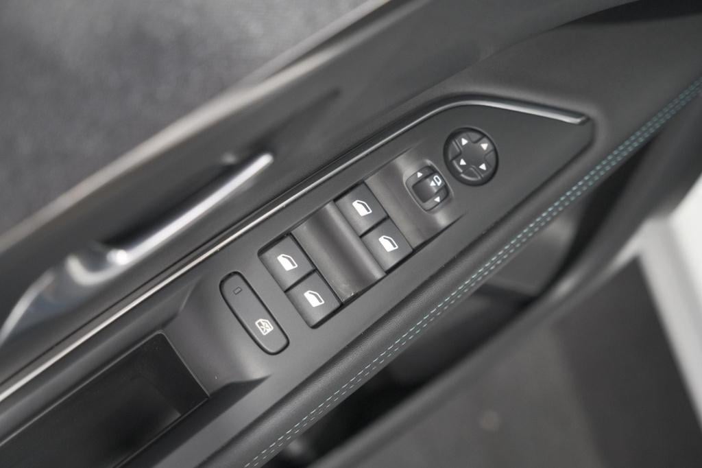 Peugeot 3008 1.6 plug-in hybrid 225 allure | camera | dodehoekdetectie | na