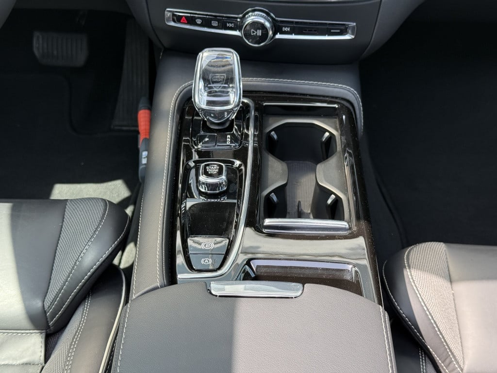 Volvo V60 t6 398pk recharge plus dark| panodak| adap.cruise| trekhaak| cam