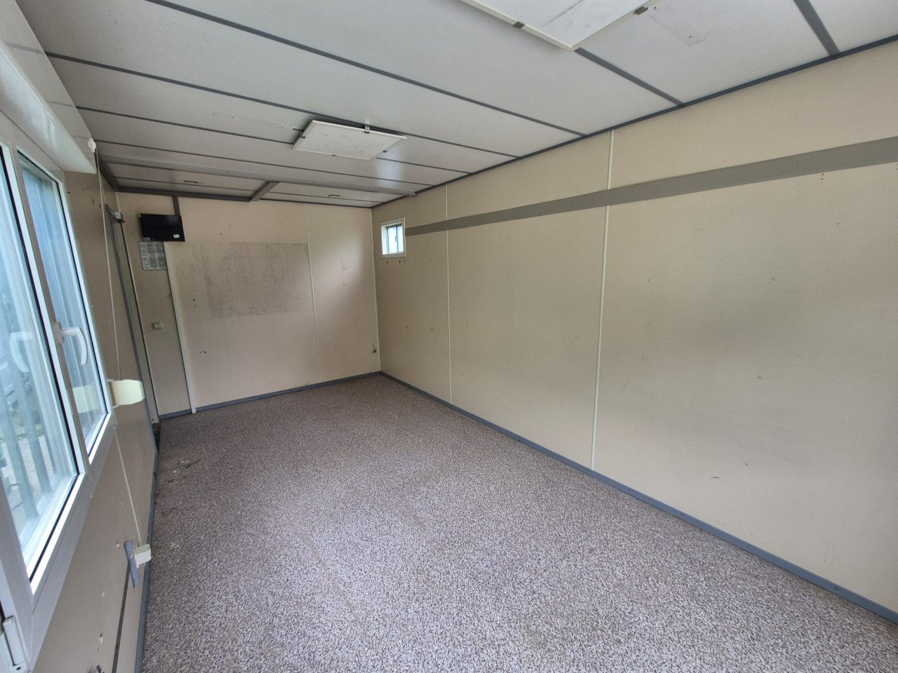 Meerdere 6x3m kantoorunits / bouwketen / woon/schaftunits