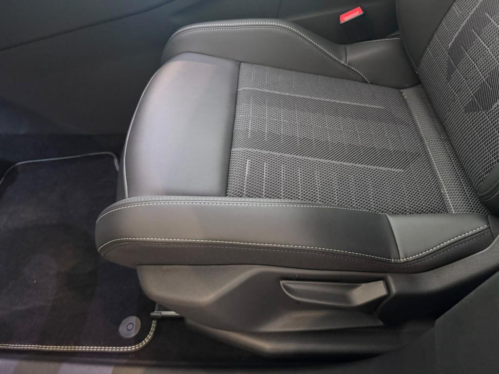 Peugeot E-3008 gt 73 kwh