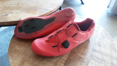 Rode racefietsschoenen