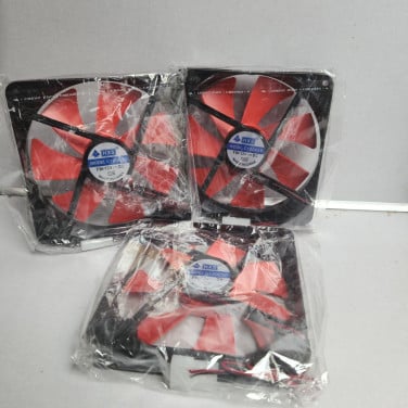 Nieuwe 14cm 12V 4-pins koelventilatoren.
